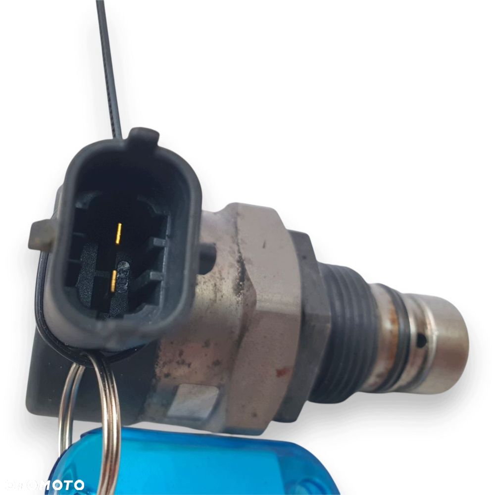 REGULATOR CIŚNIENIA PALIWA Peugeot 308 508 Citroen C4 0281006135 9671002980 - 8