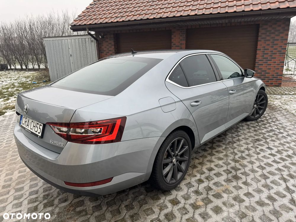 Skoda Superb 2.0 TDI Ambition DSG - 4