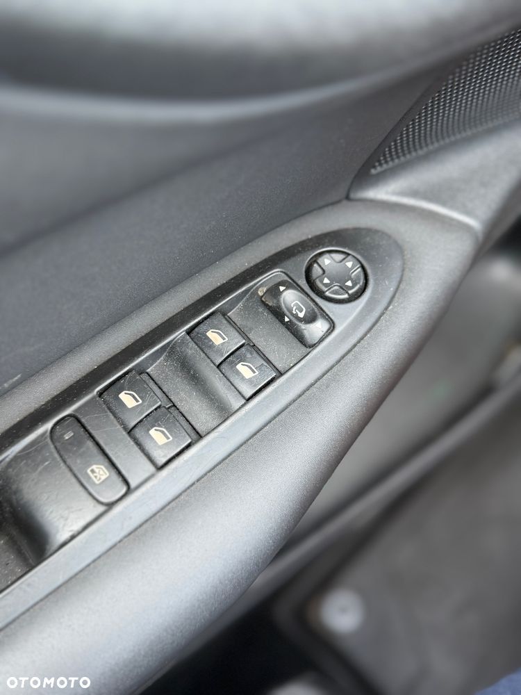 Citroën C4 HDi 150 Exclusive - 27
