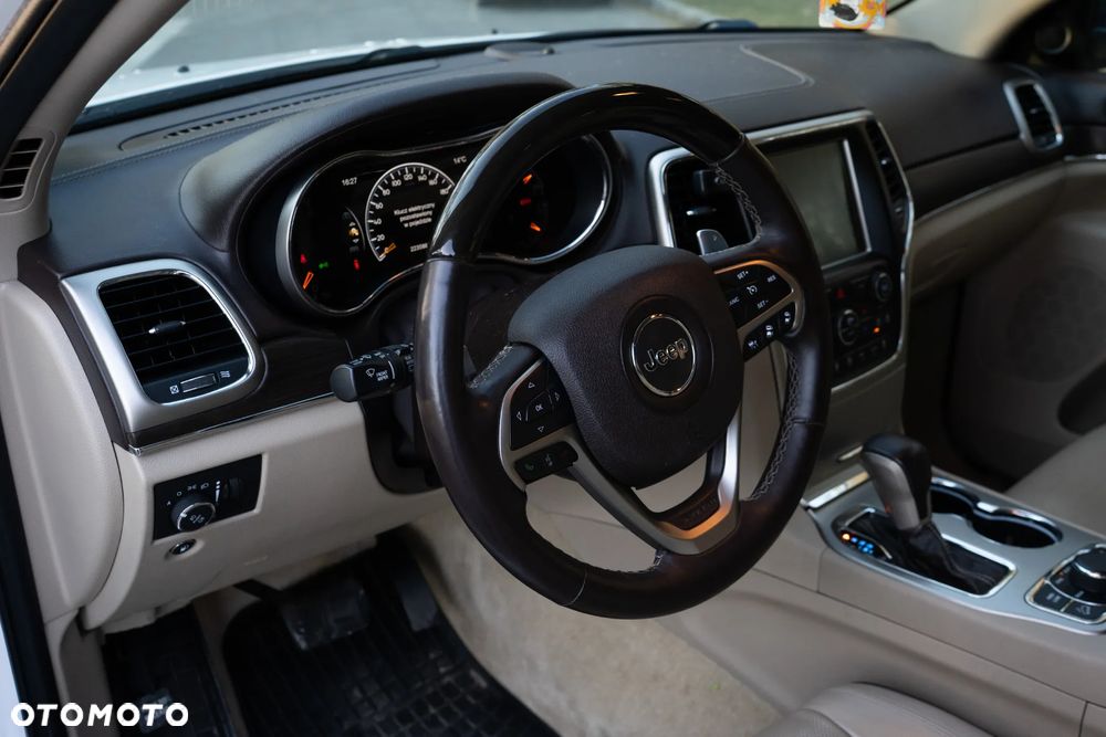 Jeep Grand Cherokee - 13