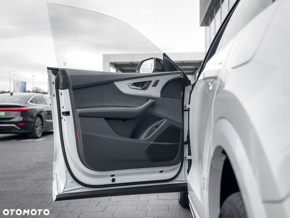 Audi Q8 - 14