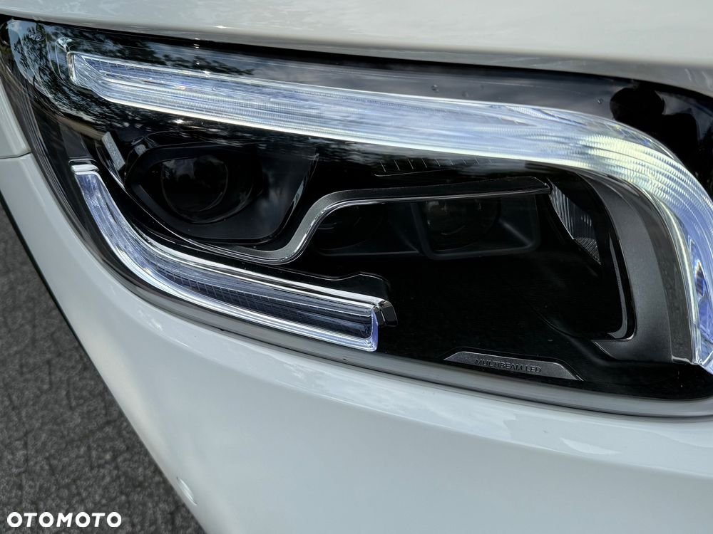 Mercedes-Benz GLB - 11