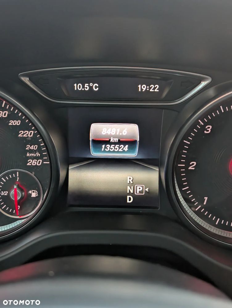 Mercedes-Benz GLA 180 d 7G-DCT - 6