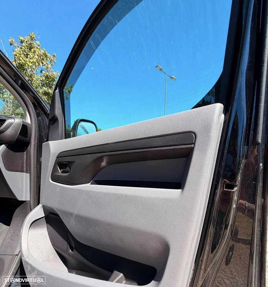 Opel Vivaro - 10