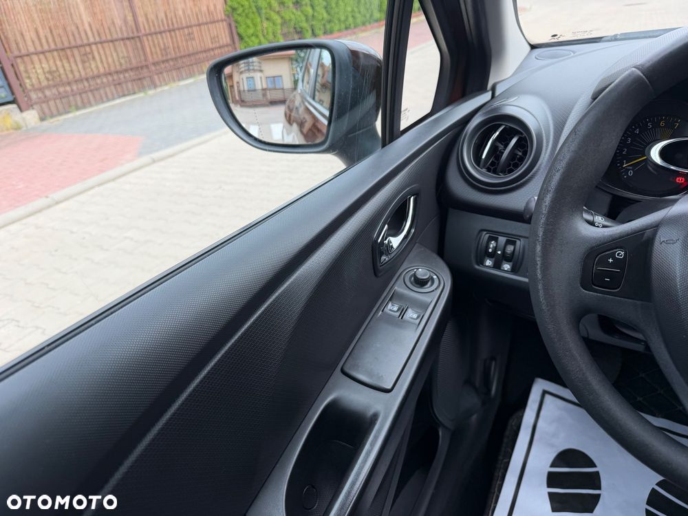Renault Clio 1.2 16V 75 TomTom Edition - 26