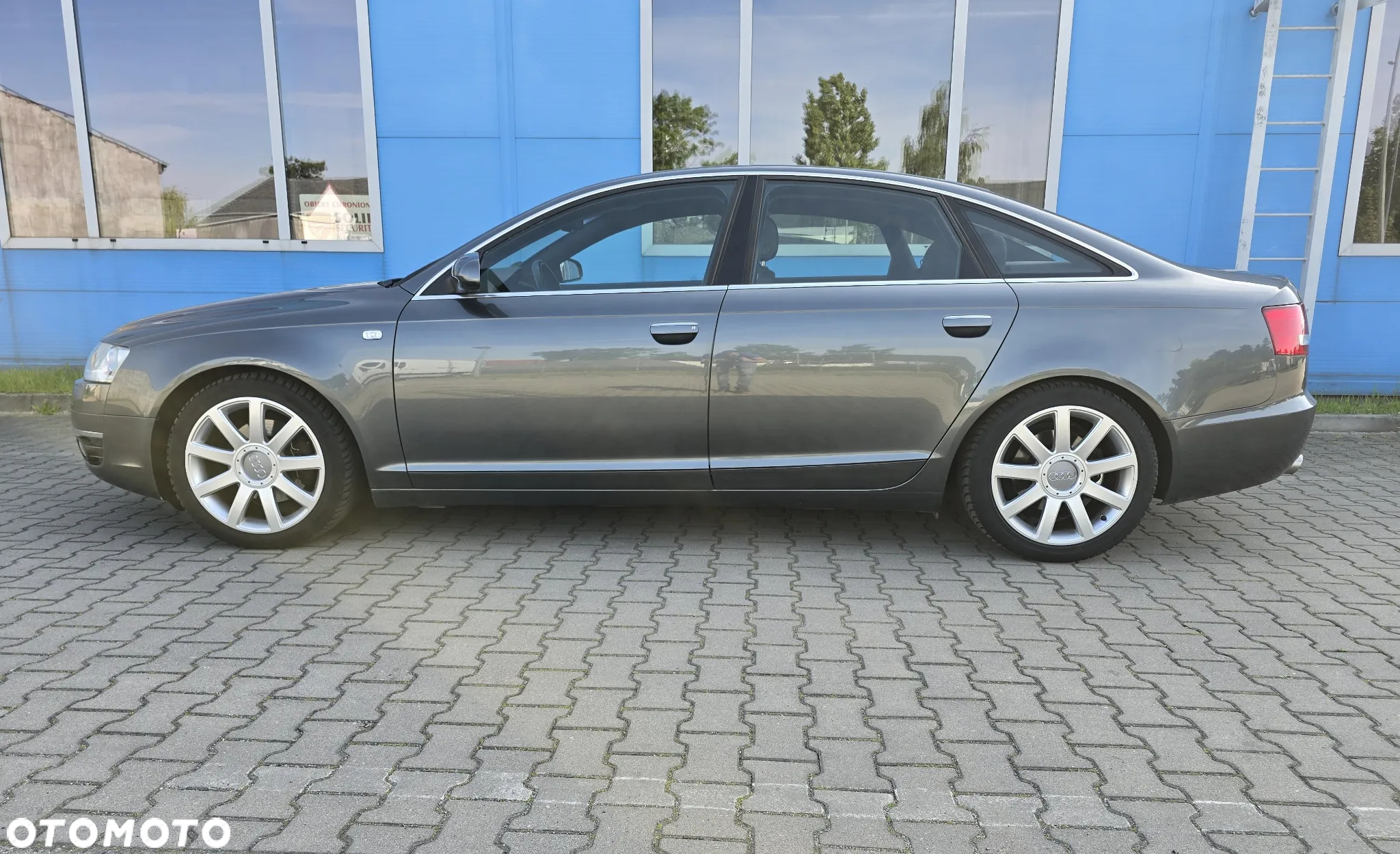 Audi A6 2.4 - 12