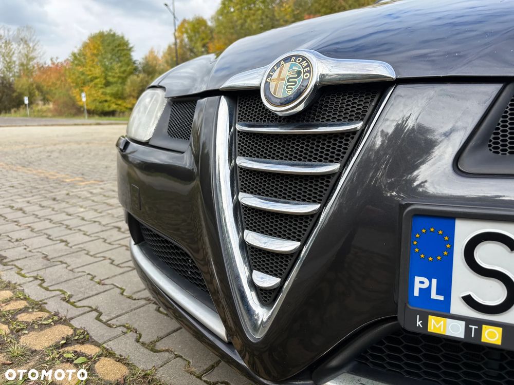 Alfa Romeo GT 1.9JTD 16V Distinctive - 18