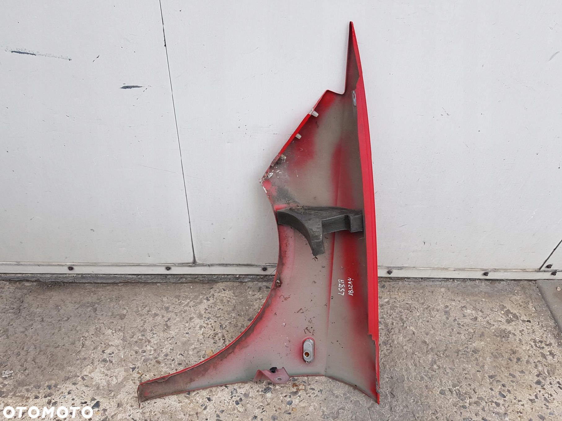 SEAT IBIZA 4 IV 6J 08-17r BŁOTNIK PRAWY PRZÓD LS3H - 5