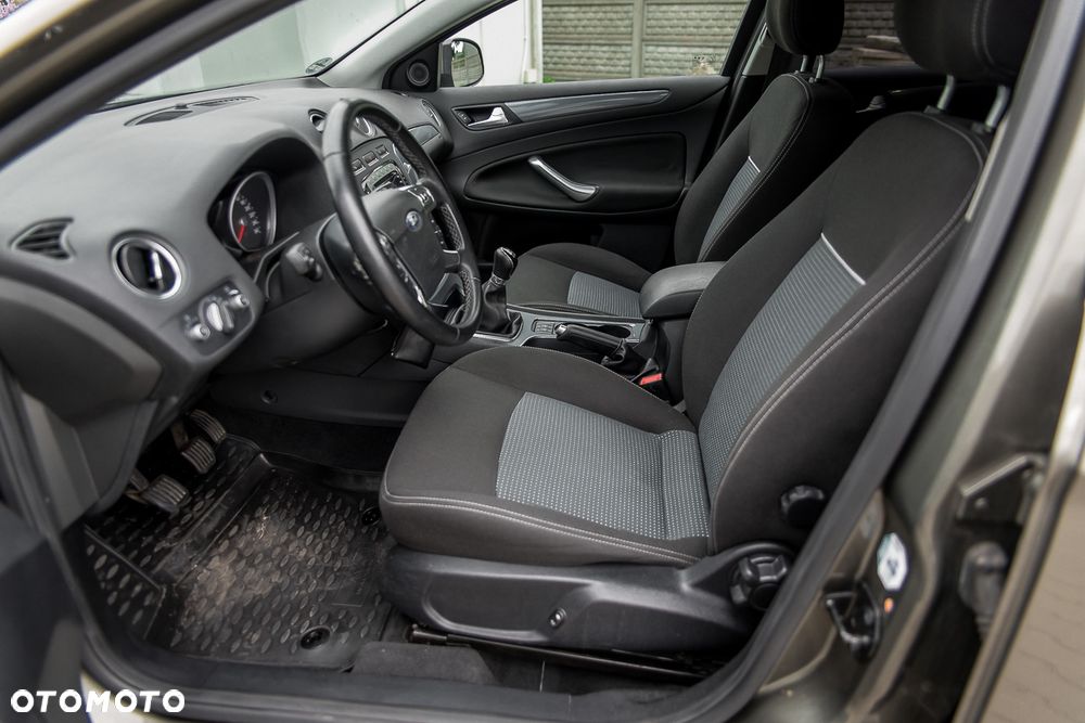 Ford Mondeo - 31