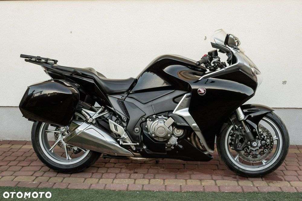 Honda VFR - 2