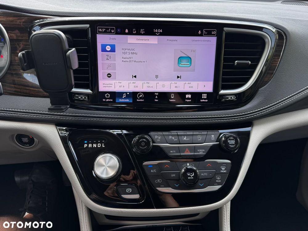 Chrysler Pacifica - 16