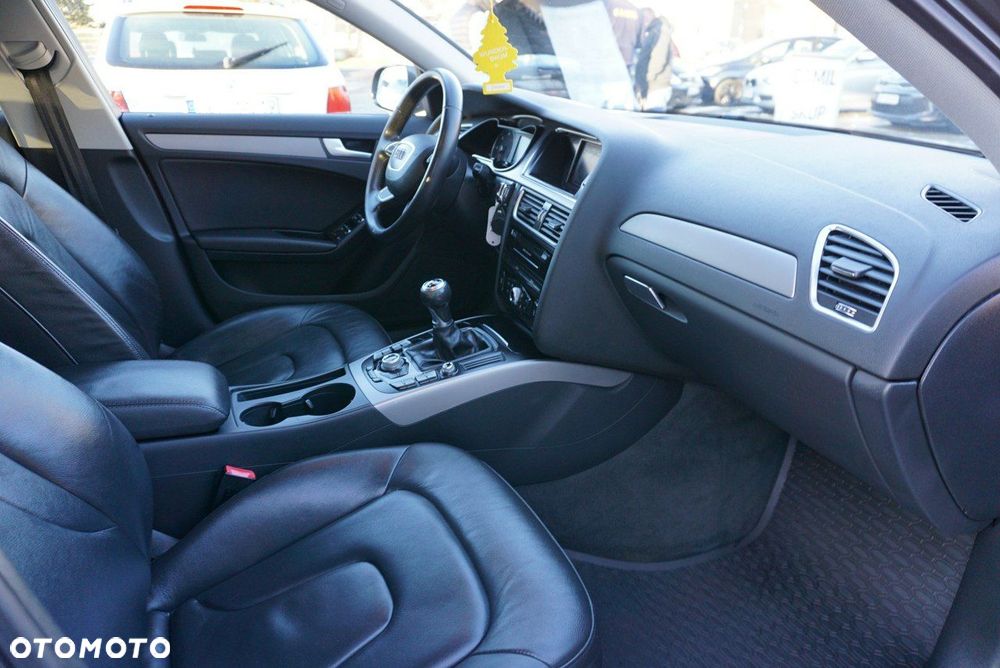Audi A4 Allroad - 25