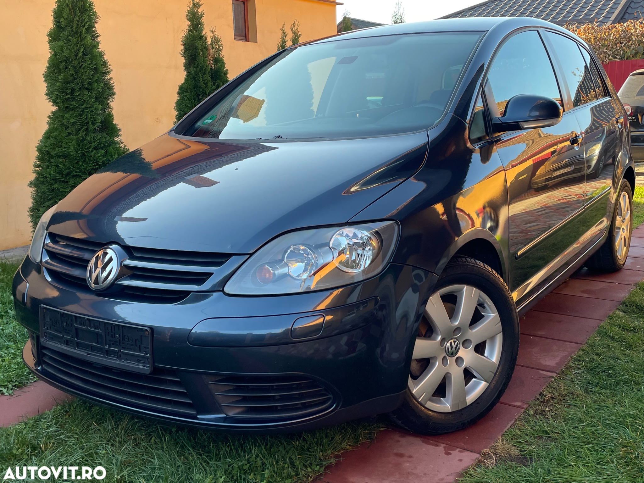 Volkswagen Golf Plus 1.9 TDI Comfortline - 25