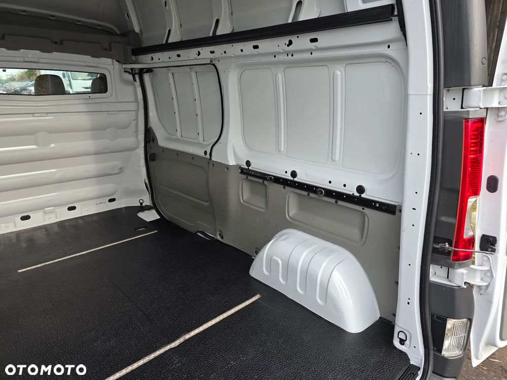 Opel Vivaro - 22