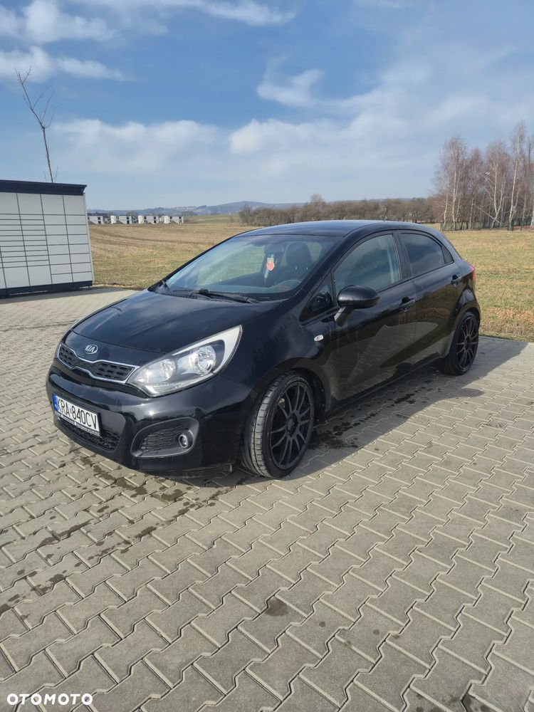 Kia Rio 1.2 Fifa World Cup Edition - 6