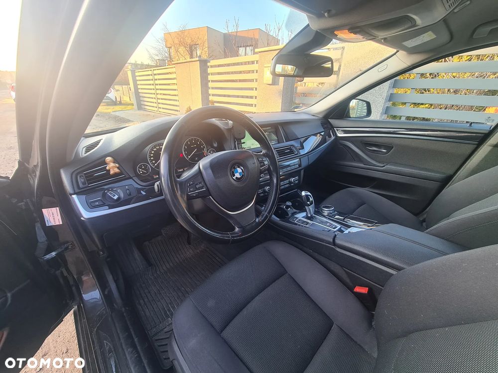 BMW Seria 5 520i - 9