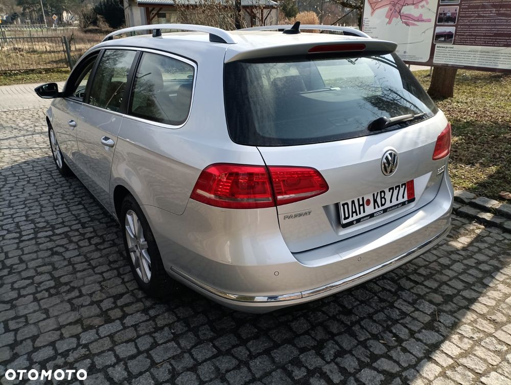 Volkswagen Passat Variant 2.0 Blue TDI DPF Comfortline - 19
