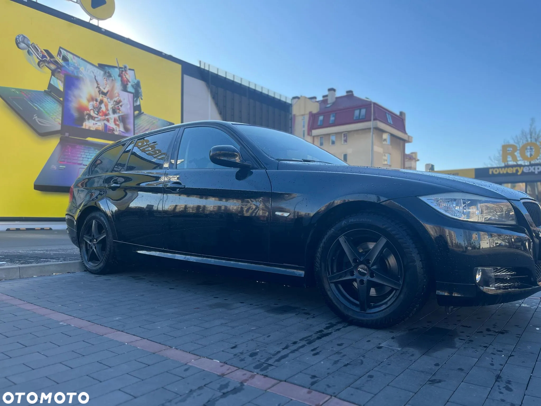 BMW Seria 3 318i Touring - 23