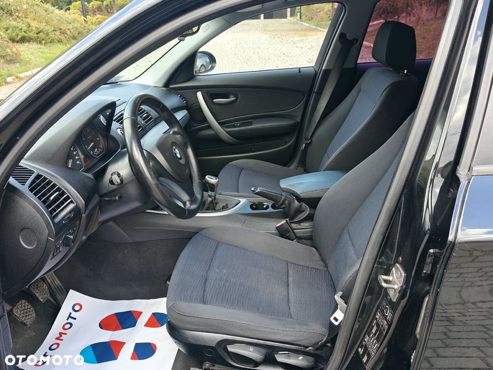 2009 BMW Seria 1 116i Edition Sport, photograph 7