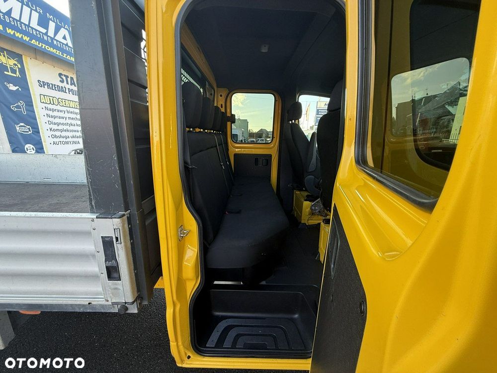 Mercedes-Benz Sprinter - 12