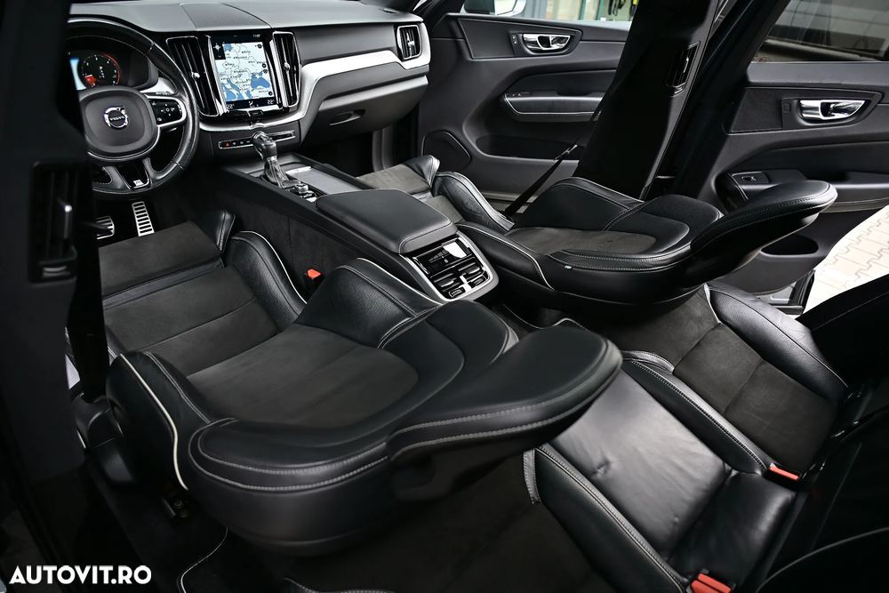 Volvo XC 60 D5 AWD R-Design - 9