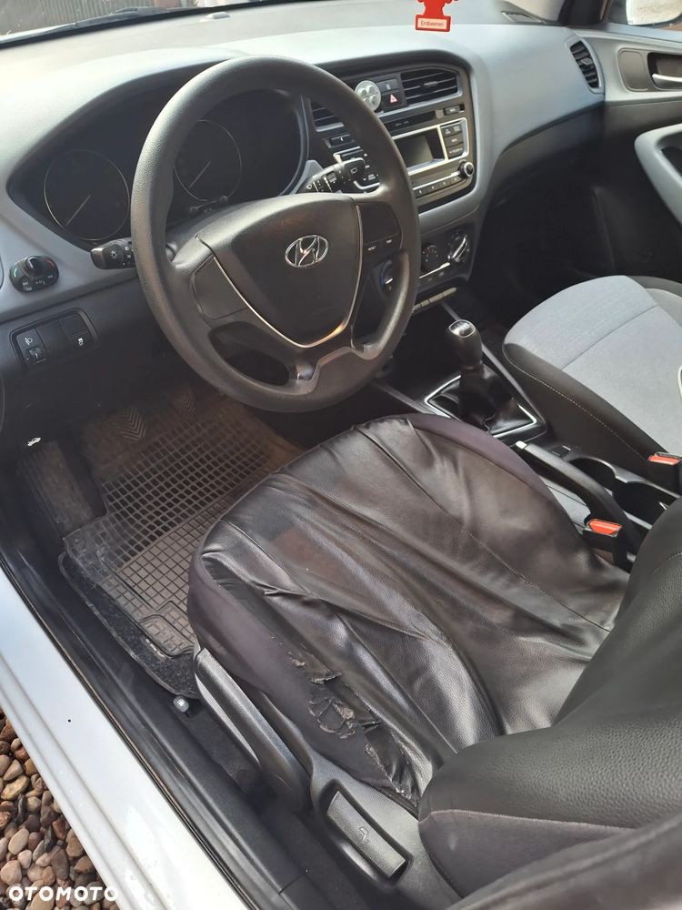 Hyundai i20 1.2 - 6