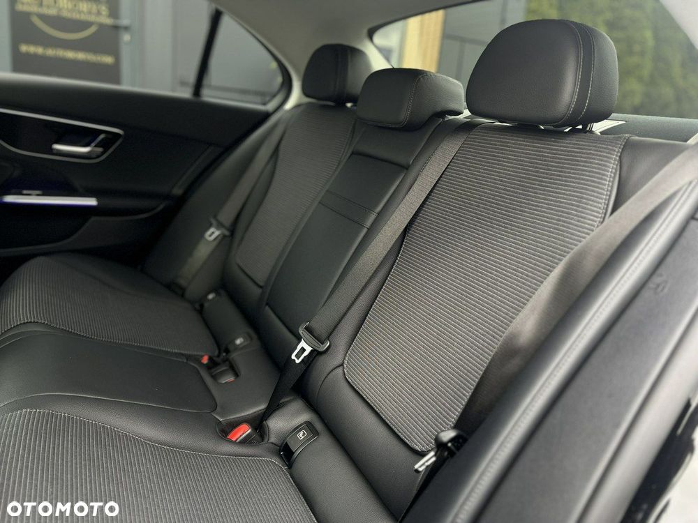 Mercedes-Benz Klasa C 180 mHEV Avantgarde - 39