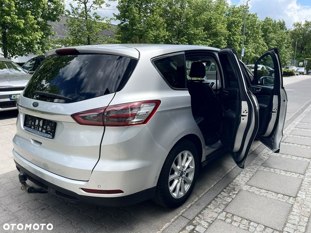 Ford S-Max - 17
