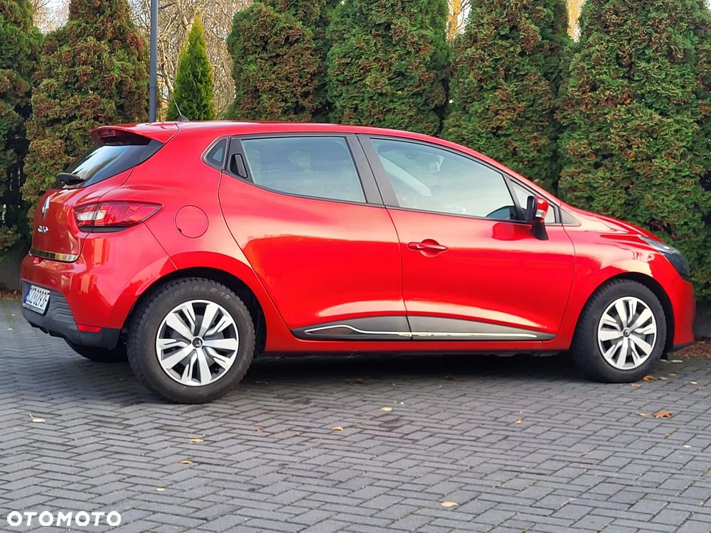 Renault Clio 1.2 16V 75 LIMITED - 12