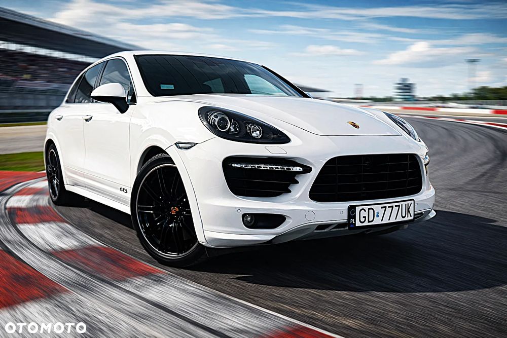 Porsche Cayenne - 8