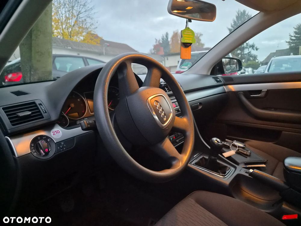 Audi A4 Limousine 1.6 - 13