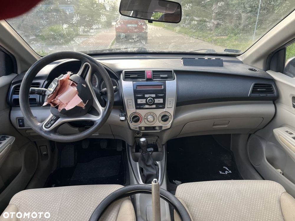 Honda City 1.4 Comfort - 8