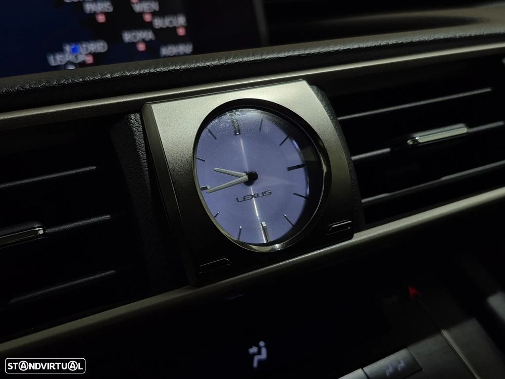 Lexus IS 300H Executive - 28