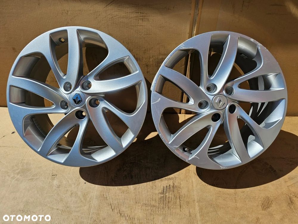 (F143) Renault OE / 7,5Jx18 ET52 5x114.3 / 403007842R - 1
