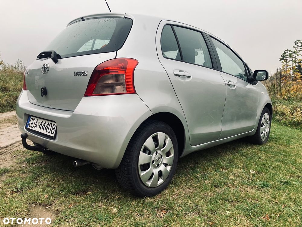 Toyota Yaris - 4