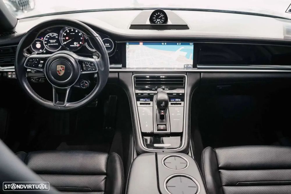 Porsche Panamera 4 E-Hybrid Platinum Edition - 2