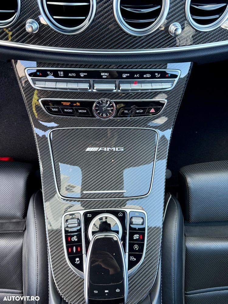 Mercedes-Benz E AMG 63 S 4MATIC - 24