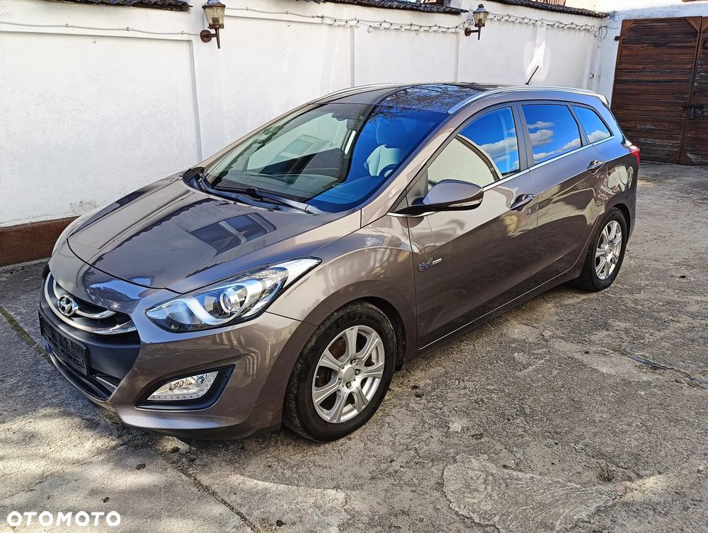 Hyundai i30 blue Kombi 1.6 GDi Style - 2
