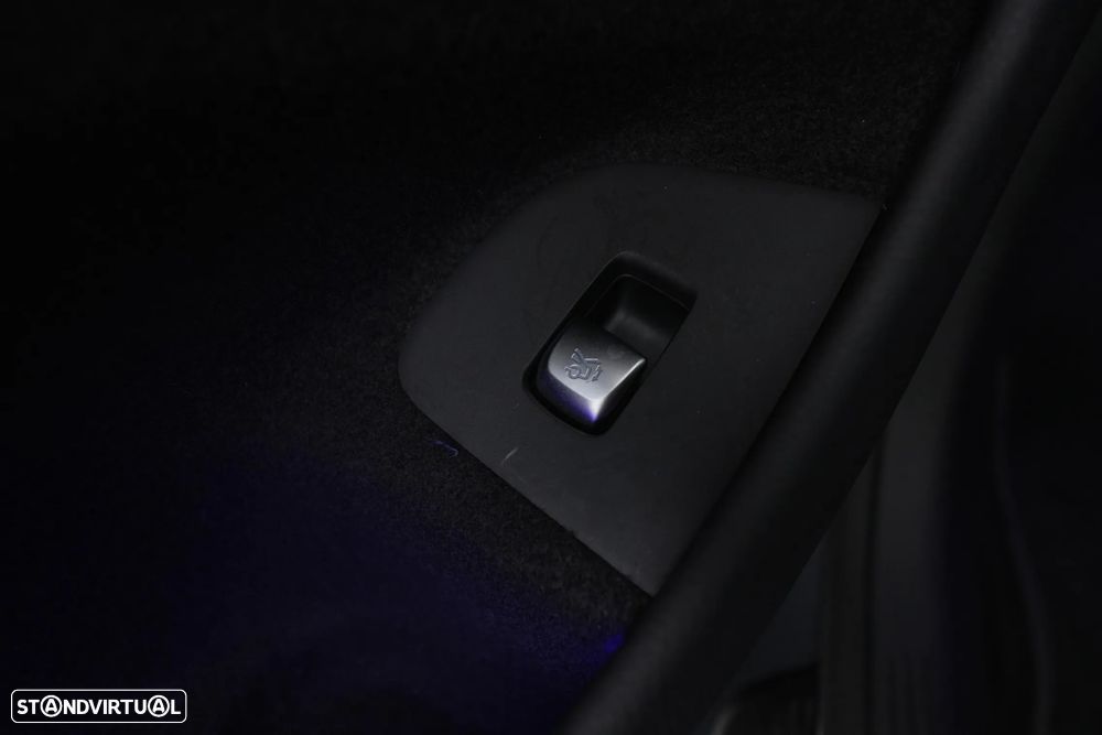 Mercedes-Benz CLS 300 d 4Matic AMG Line - 35