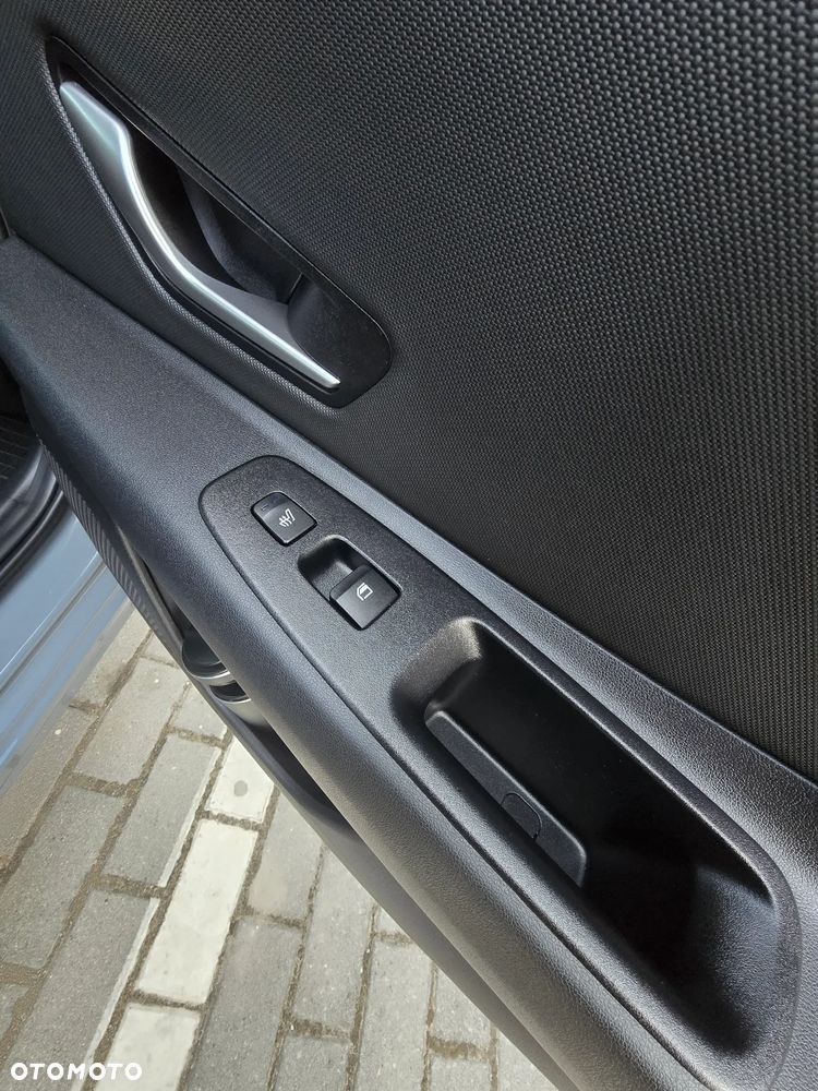 Hyundai Elantra 1.6 Executive CVT - 20