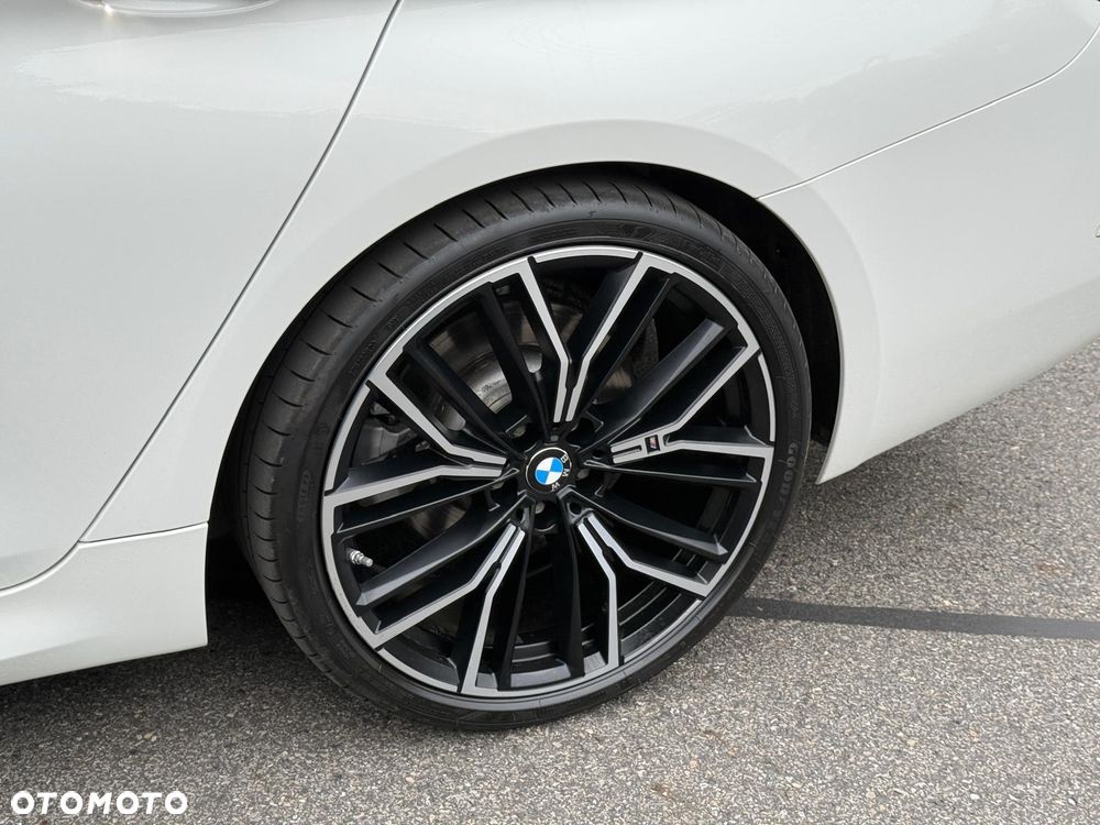 BMW Seria 5 520d xDrive M Sport Edition - 11