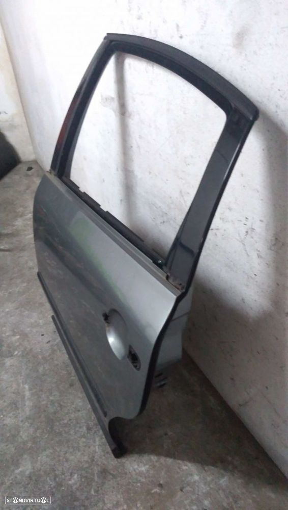 Porta Trás Esq Volkswagen Passat (3B3) - 3