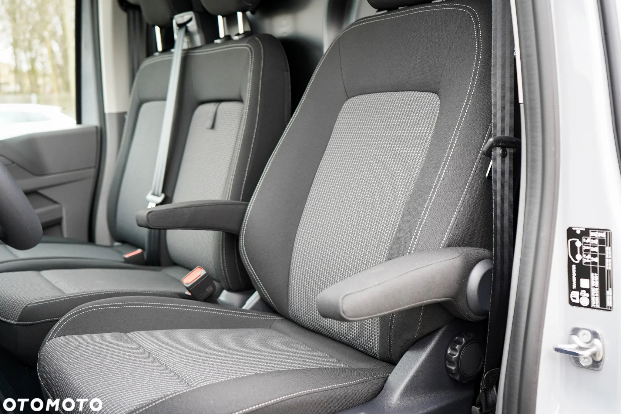 Volkswagen T7 Transporter - 20