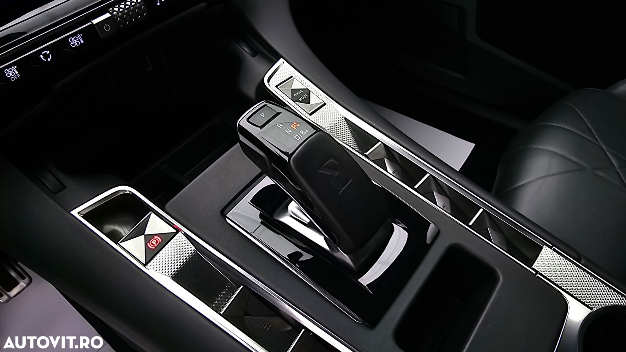 DS Automobiles DS 7 Crossback - 16