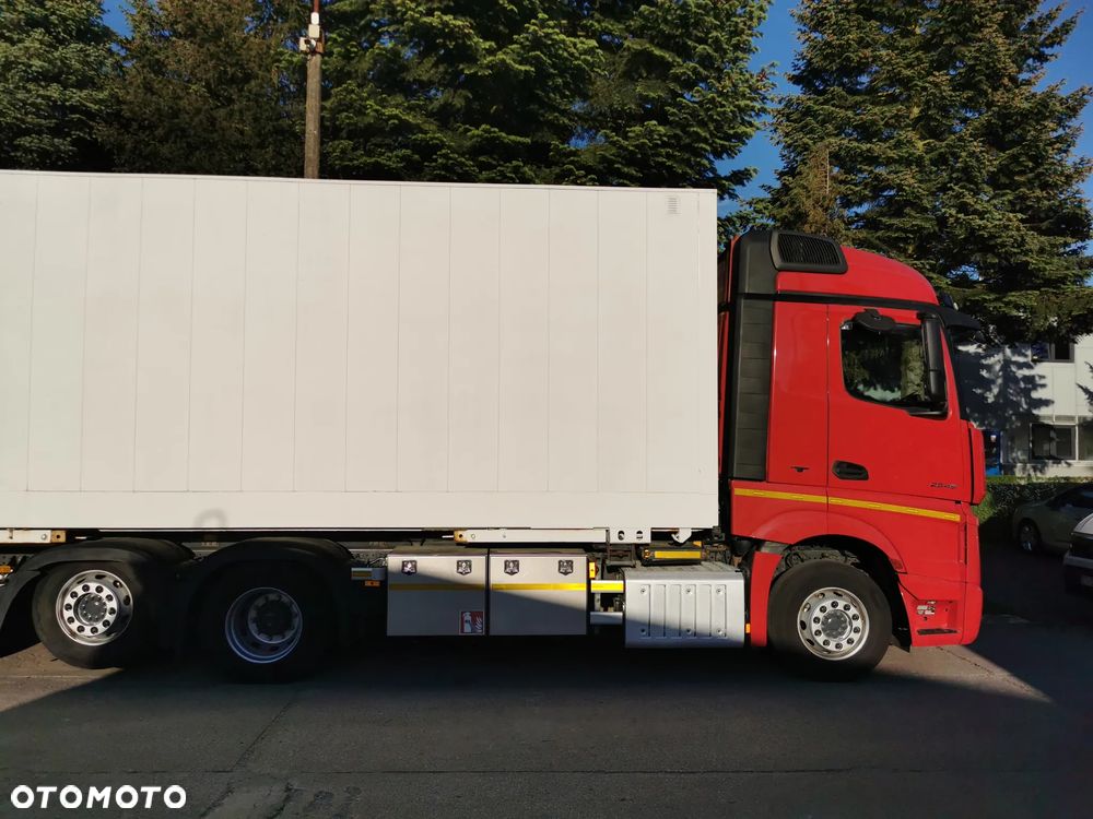 Mercedes-Benz Actros - 5