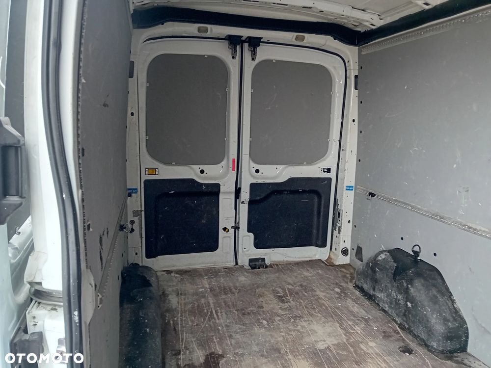 Ford Transit - 13