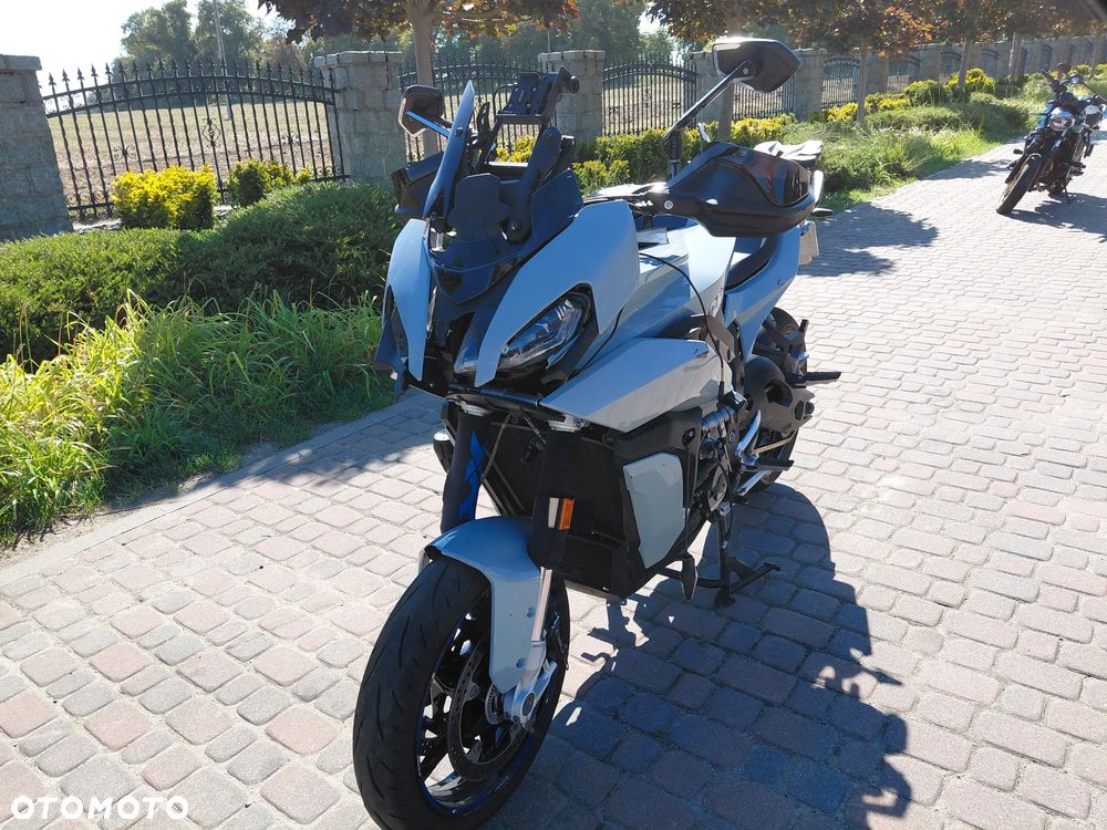 BMW XR - 1