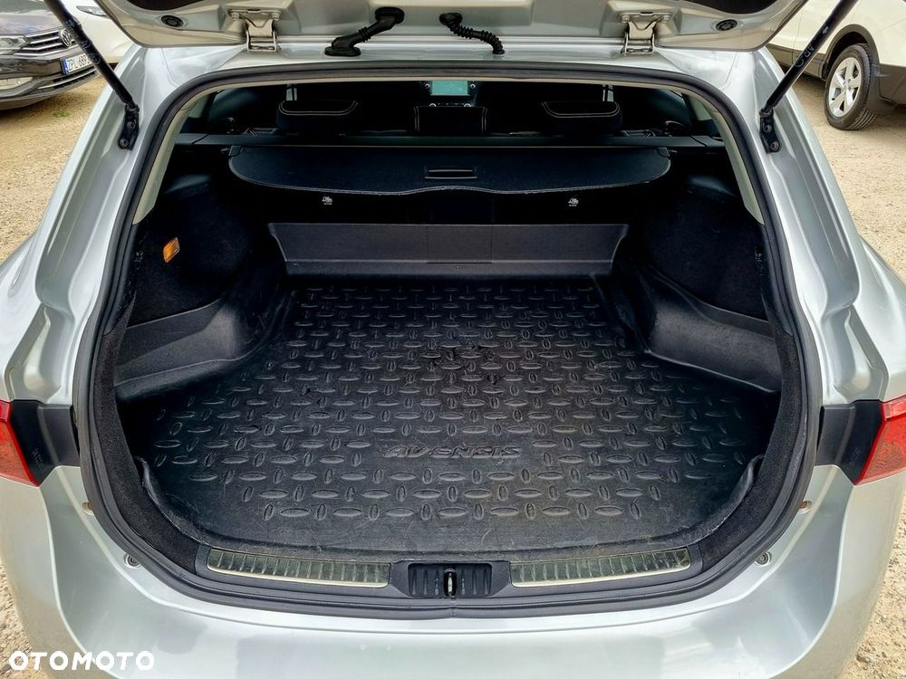 Toyota Avensis 2.0 D-4D Premium - 13