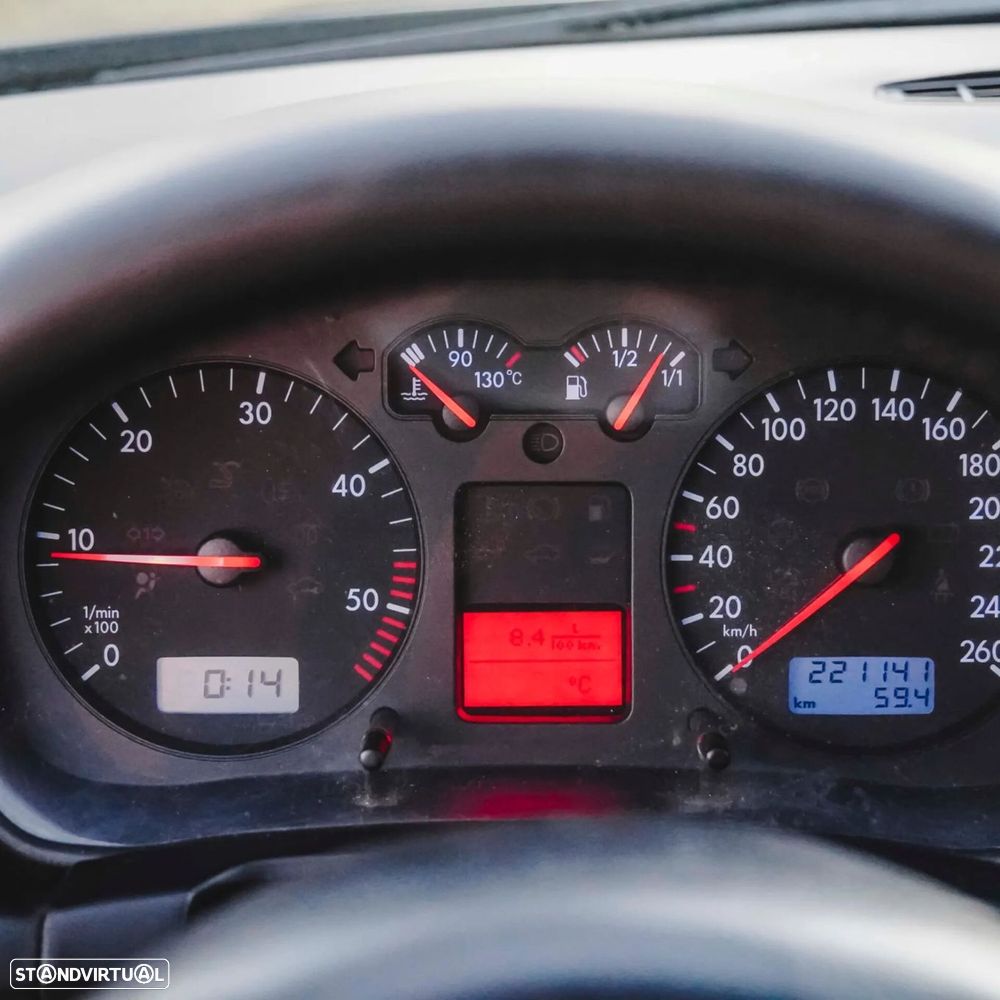 VW Bora 1.9 TDi Highline - 17