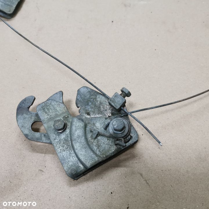 BMW E24 635CSI EUROPA ZAMKI MASKI/ ZACZEPY POKRYWĘ SILNIKA NR. 51231859731OEM - 4